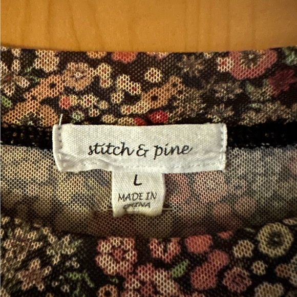 Floral Patterned Long Sleeve Knit Top - Picture 2 of 6